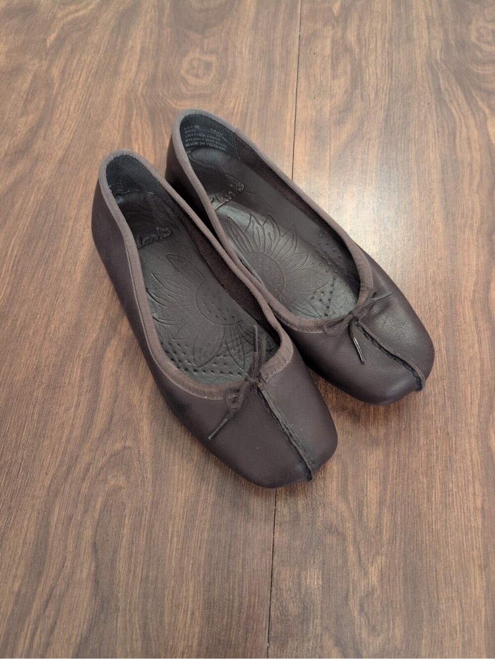 CLARKS LADIES FRECKLE ICE LEATHER SLIP ON BALLET FLAT Shoes Sz 6 B Granola